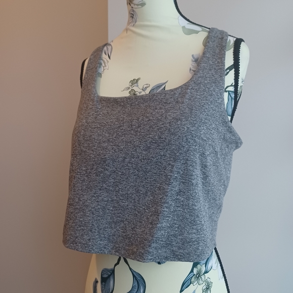 Yoga Cropped Top with Built in Bra Top - Picture 2 of 4